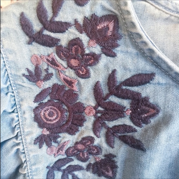 Hollister Chambray Crop Top w/ embroidery Sz S - Picture 4 of 5